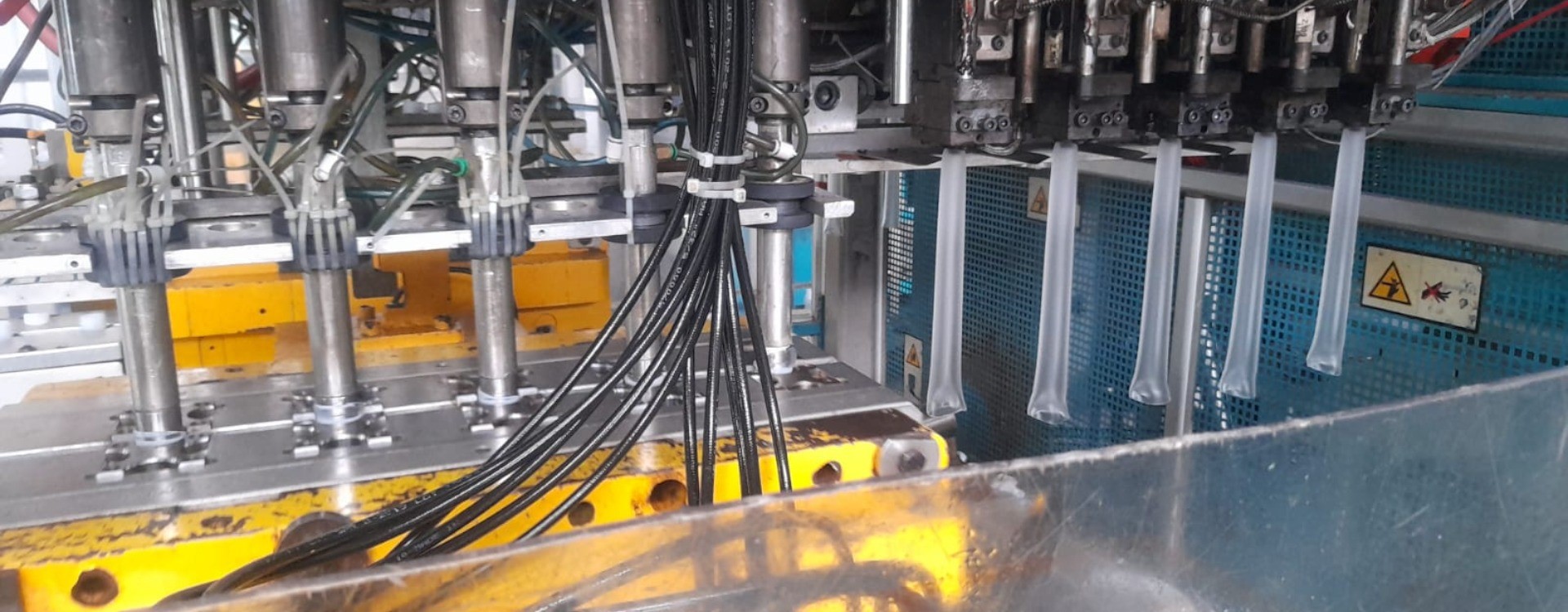 mym-envaces-imagen-superior-color